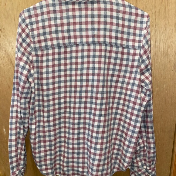Long sleeve button up shirt - Picture 2 of 3